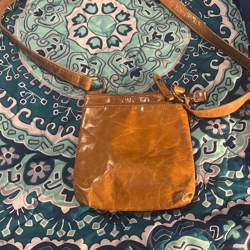 Hobo Tan Leather Crossbody Bag with Vintage Patina
